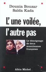 Couverture du livre L'une voilée, l'autre pas